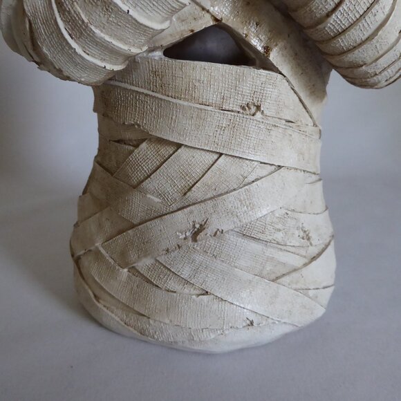 NEW 14.5” HOLIDAY BARN GOTHIC HALLOWEEN MUMMY BUST LED LIGHT UP RESIN SCULPTURE - Picture 8 of 15